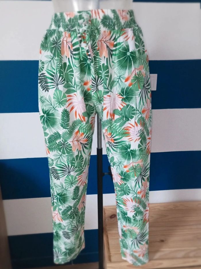 Pantalon style pallazzo fluide motifs feuilles neuf femme taille unique (36 au 42)