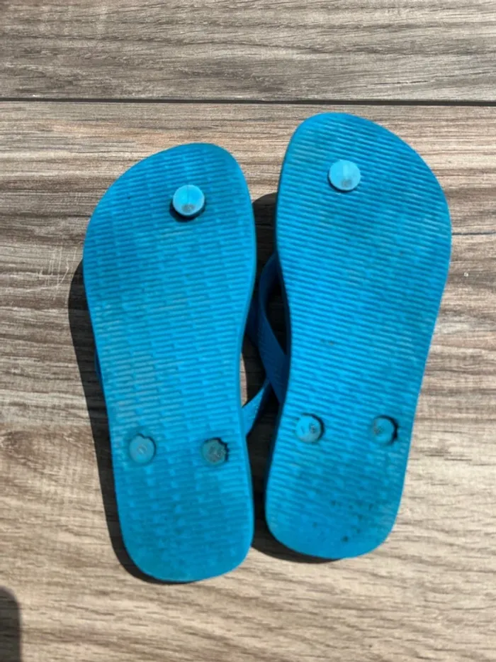 Tongs enfant Havaianas  31-32 motif Captain America - photo numéro 4