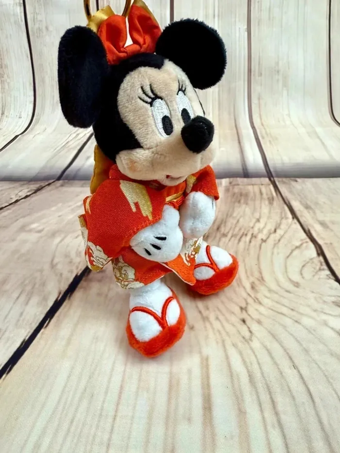 Petite peluche Disney Store Japon - Minnie kimono - photo numéro 9
