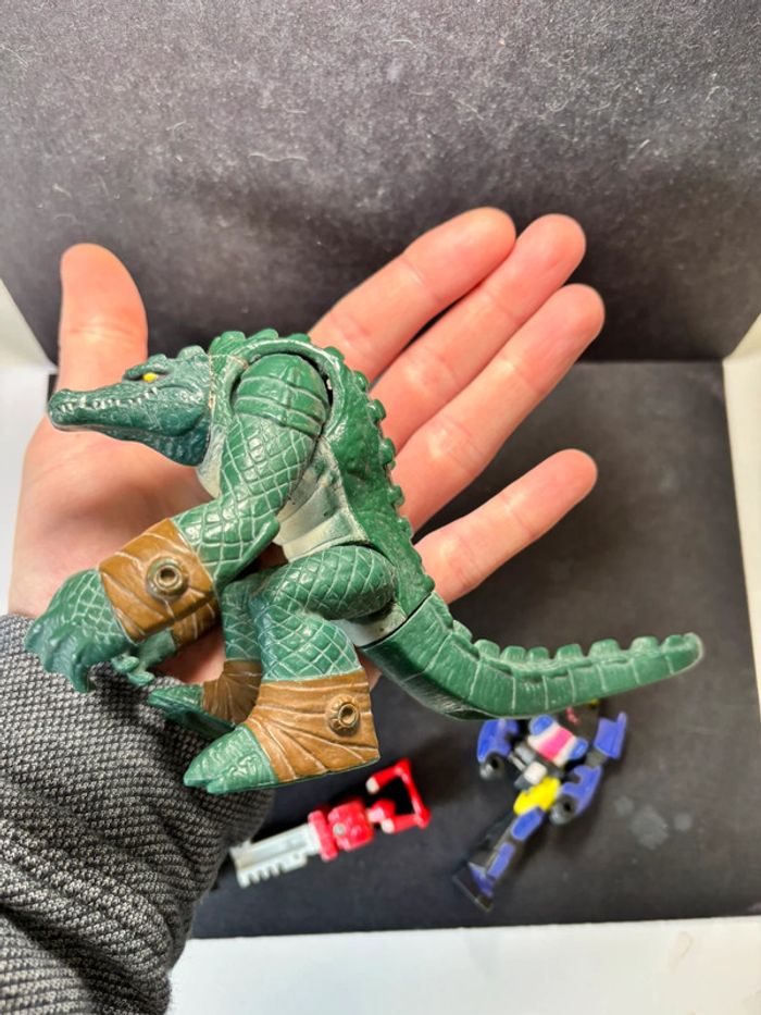 Petit lot de jouet et figurines vintages et récentes - photo numéro 2