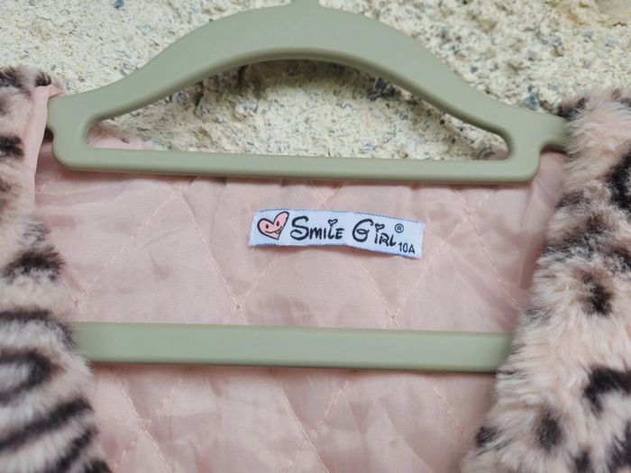 Très belle veste toute douce, sans manche, Smile Girl, 10 ans - photo numéro 4