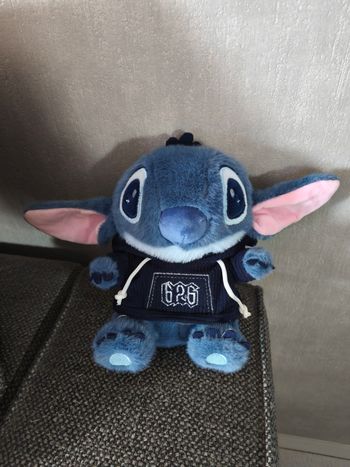 Peluche Stitch en sweat à capuche neuve