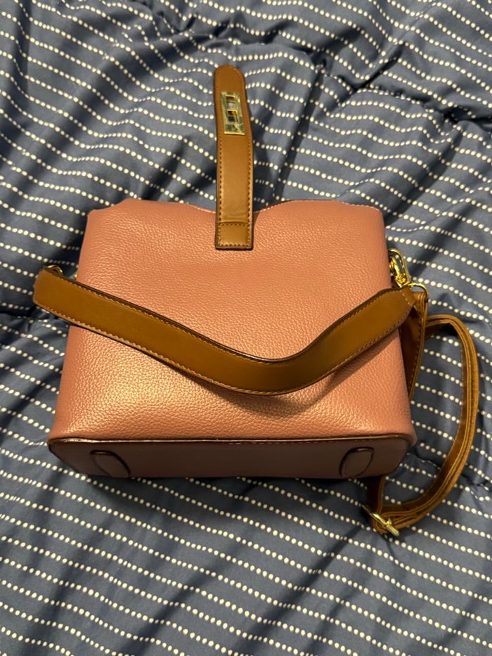 Beau  sac en cuir de vachette