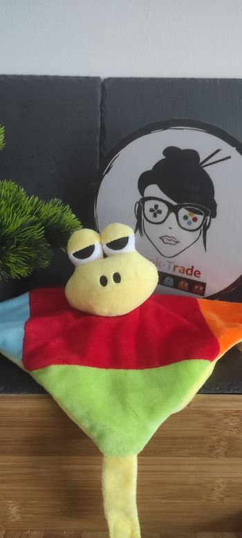 doudou grenouille serpent jaune plat vert rouge bleu orange tricot rayé Noir