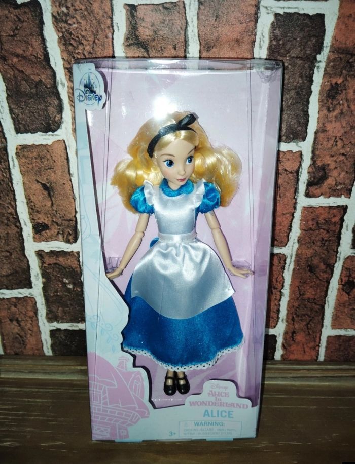 Poupée Disney Alice au pays des merveilles - photo numéro 1
