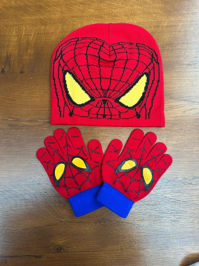 Gants et bonnet spiderman - photo numéro 2