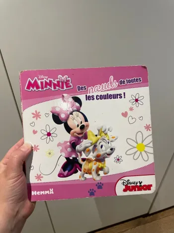Livre Minnie et les noeuds