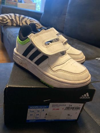 Baskets adidas pointure 24