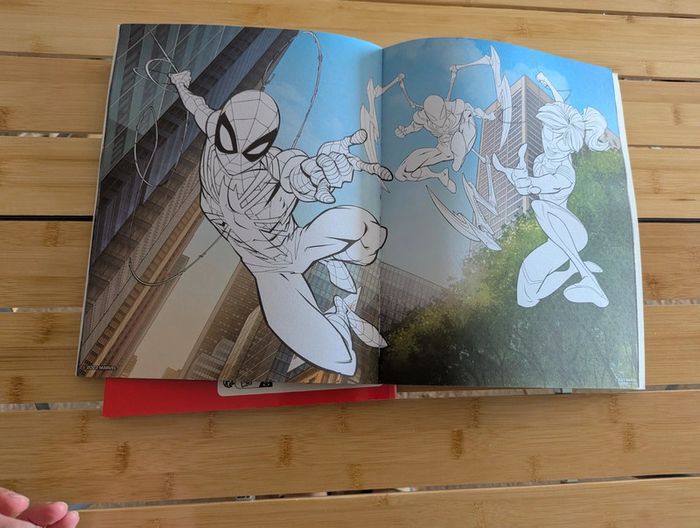 Lot livres coloriage Marvel - photo numéro 4