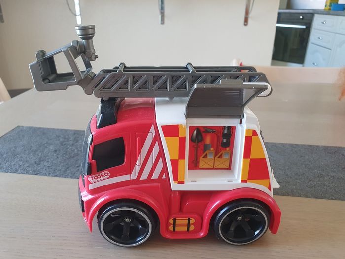 Camion de pompier télécommandé - photo numéro 5