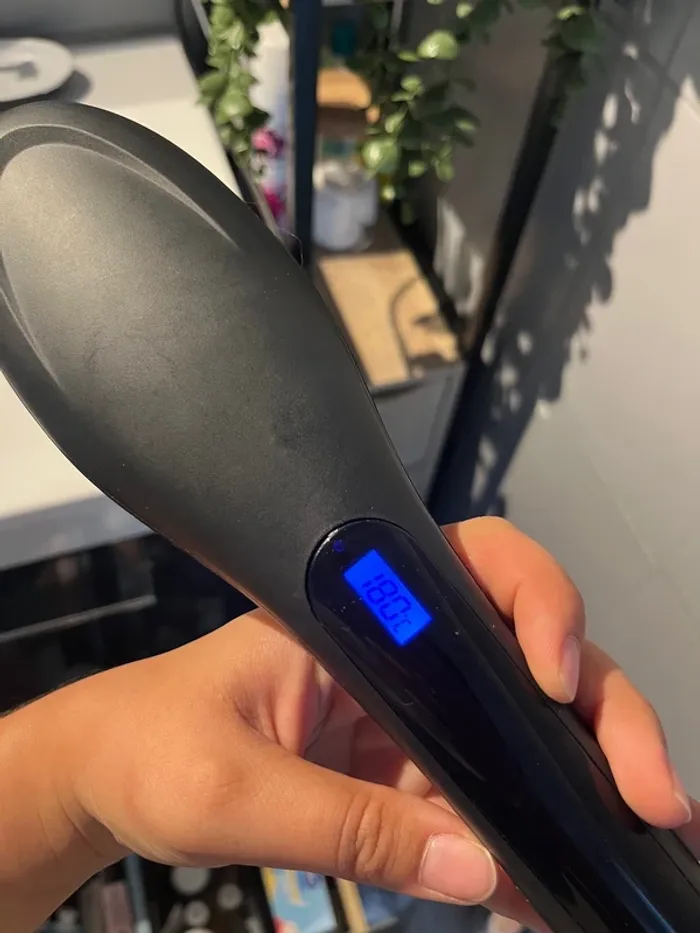 Brosse lissante chauffante - photo numéro 2