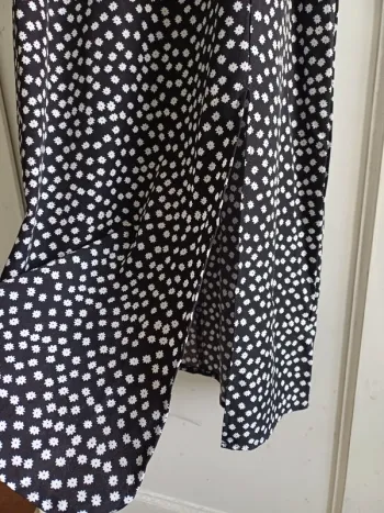 Robe mi-longue fendue