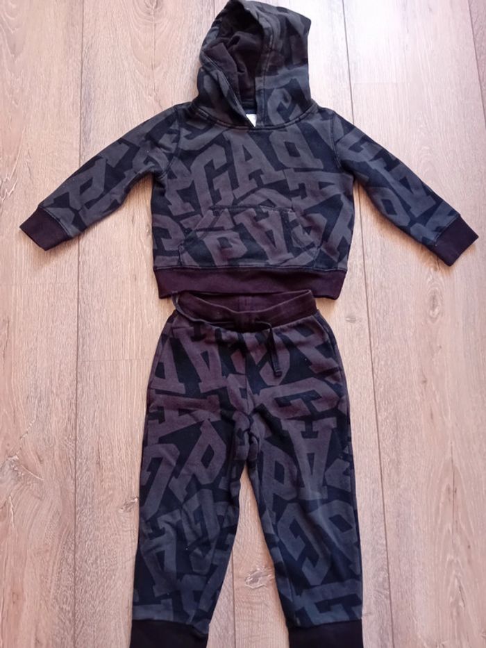 Ensemble jogging gap