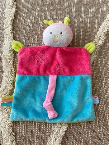 Peluche doudou plat 25cm Sucre d'Orge chenille insecte rose bleu vert très bon état