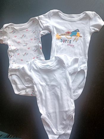 Lot bodies manches courtes 6 mois