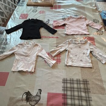 Petit haut, 1 mois fille