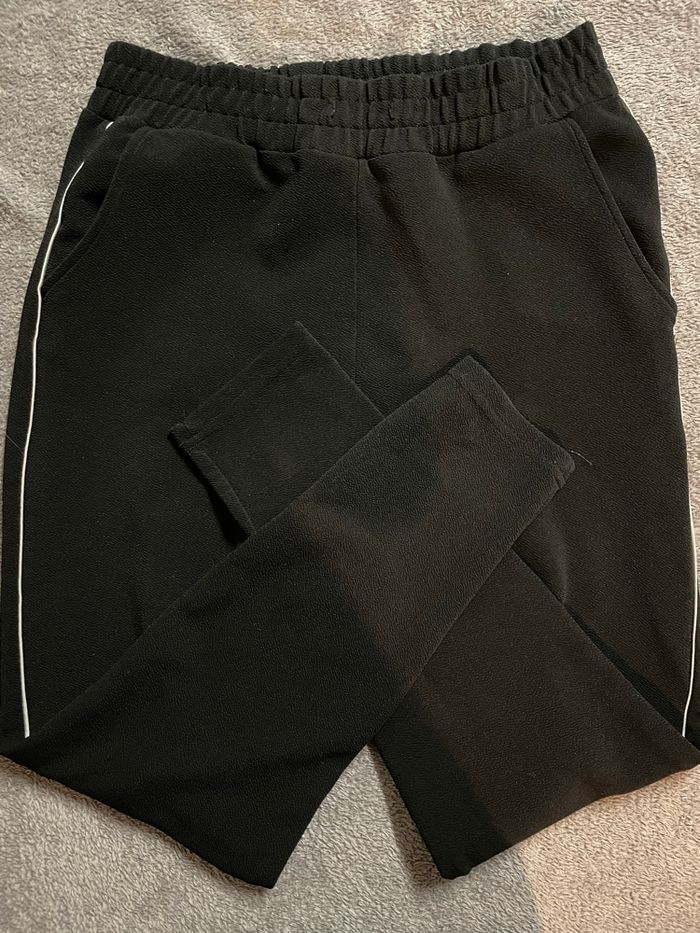 Jogging Femme Jennyfer Taille M – Noir avec Bande Blanche - photo numéro 3