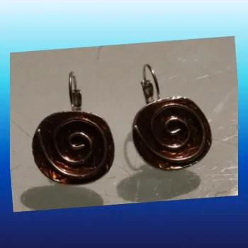 Boucles d’oreilles spirales marron