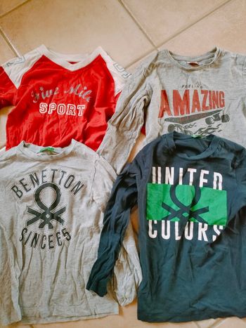 Lot de 4 Tee shirt taille 6 ans dont 2 Benetton