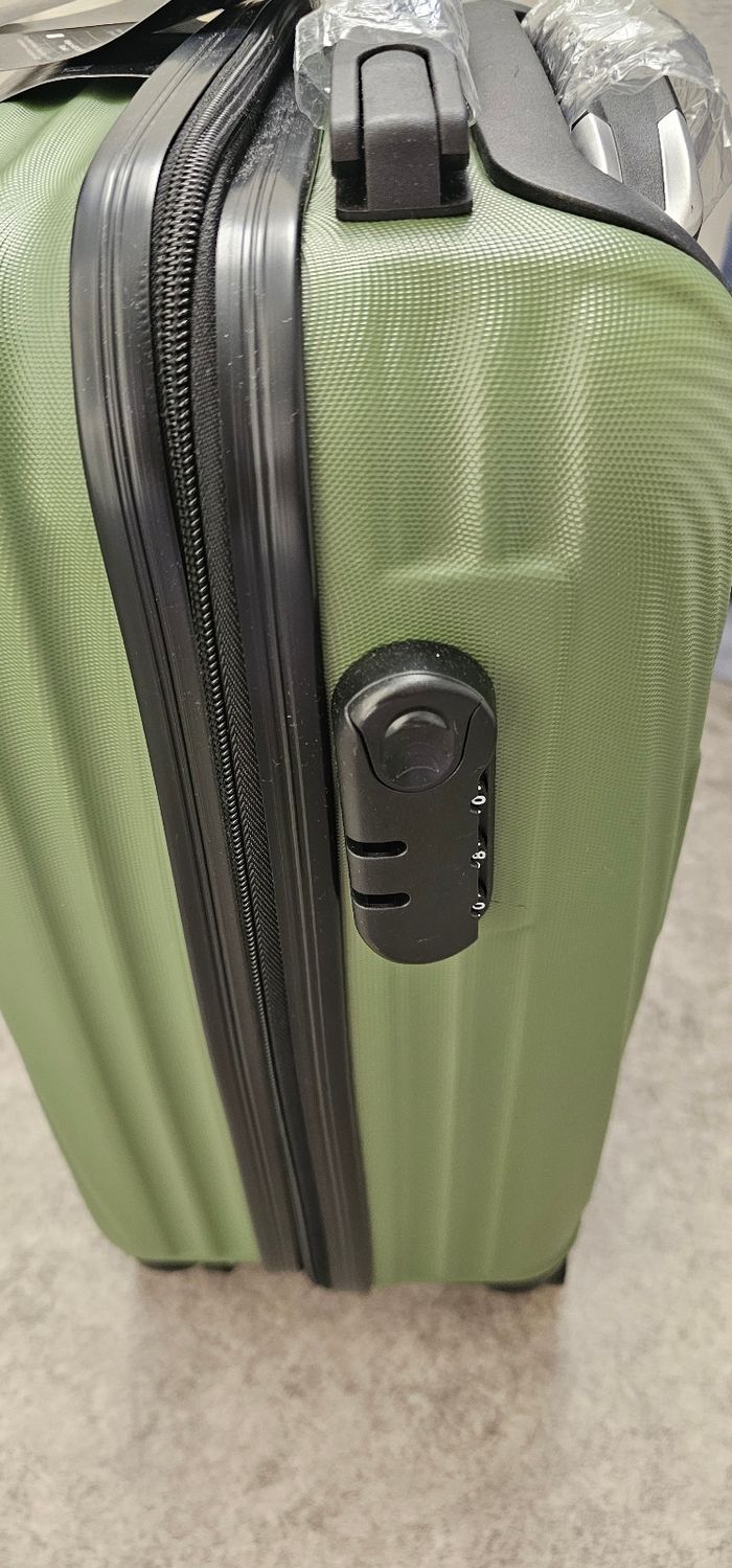 Valise  Cabine Neuve Manoukian - photo numéro 4