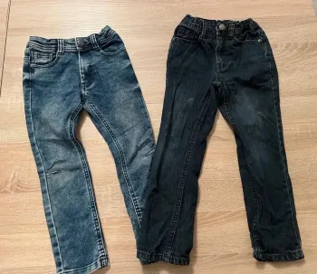 2 Jeans Taille 5 ans