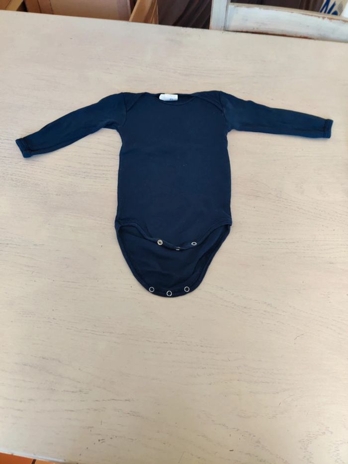 Pyjama tissaia + un body - photo numéro 2