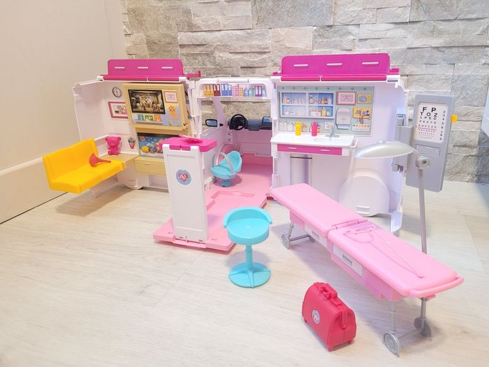 BARBIE Véhicule Médical - photo numéro 2