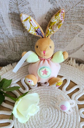 Doudou bébé Lapin Kaloo 
