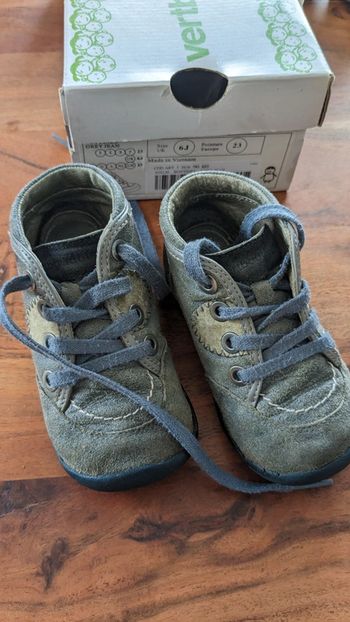 Chaussures Vertbaudet taille 23