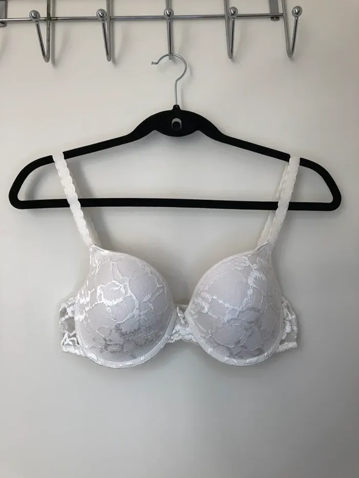 Soutien-gorge blanc rembourré avec dentelle Darjeeling 85C