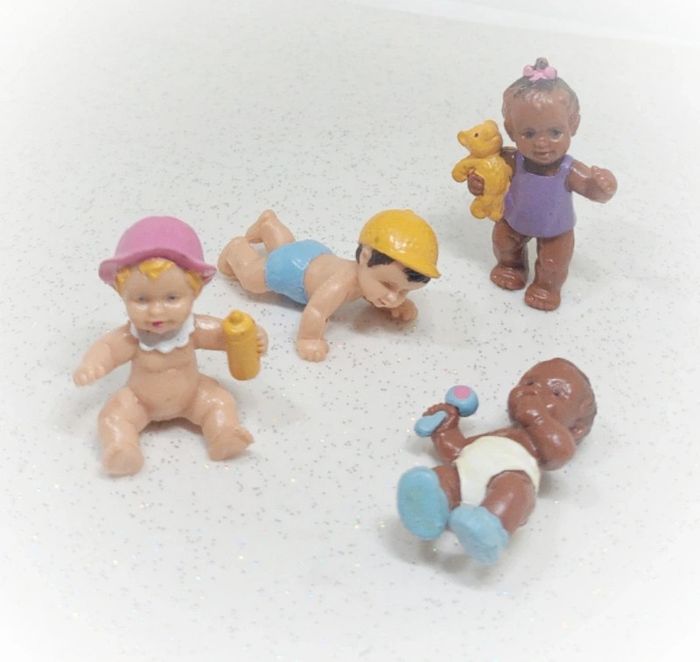 petite poupée small baby babies bébé black noir couche chapeau cap doudou gummi bully hochet
