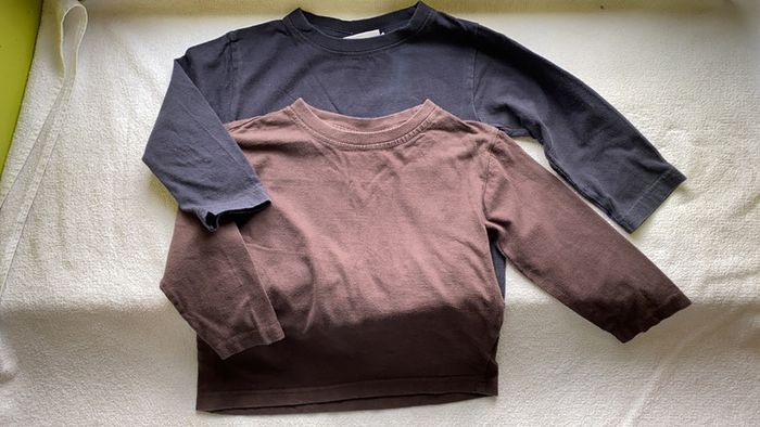 T-shirt longue manche 2 pièces.