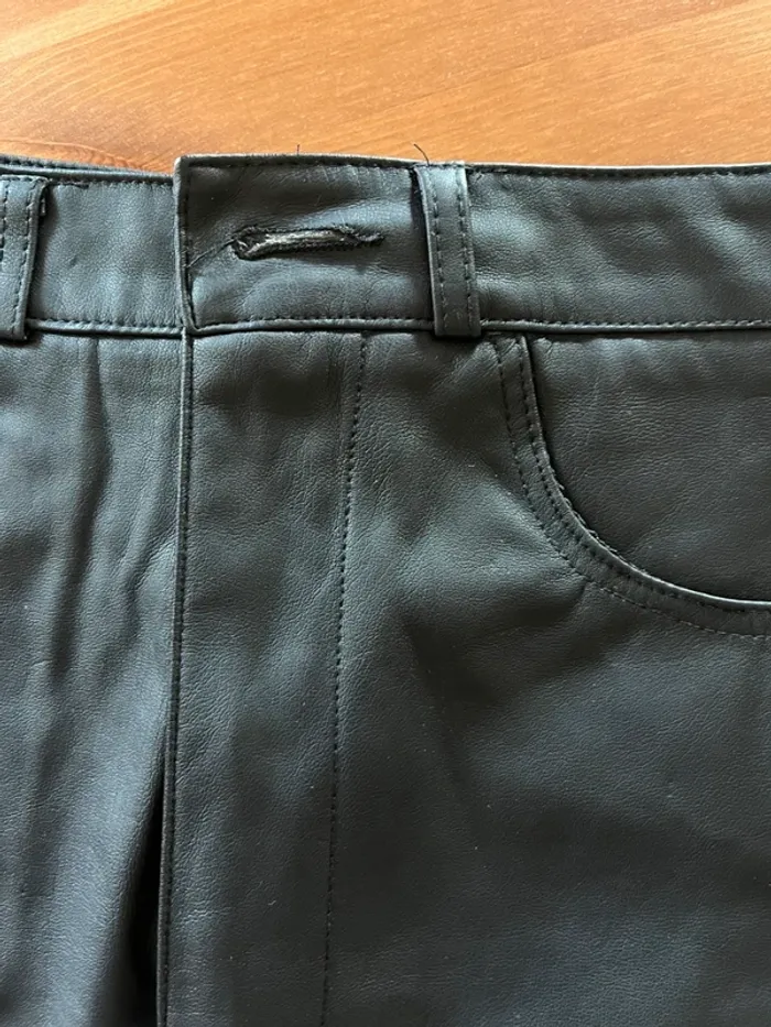 Jupe en simili cuir Pull&Bear en taille S - photo numéro 2