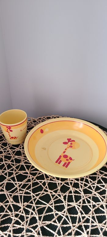 assiette et verre enfant rouge jaune girafe vintage matis renou