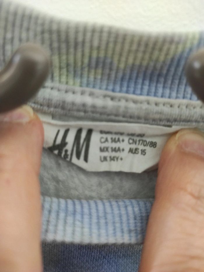 H&M Sweat court  14 ans + - photo numéro 3