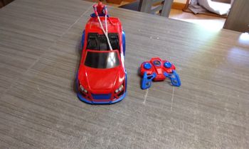 Voiture télécommandée spiderman