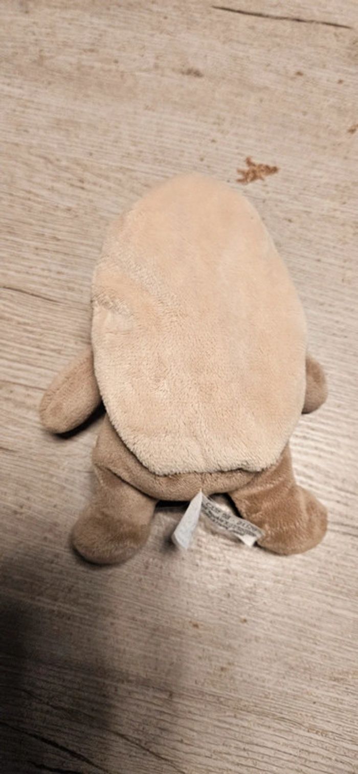 Peluche Léon de Noukie s, mise en déco - photo numéro 3