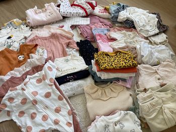 Ensemble vêtements fille taille 1 mois