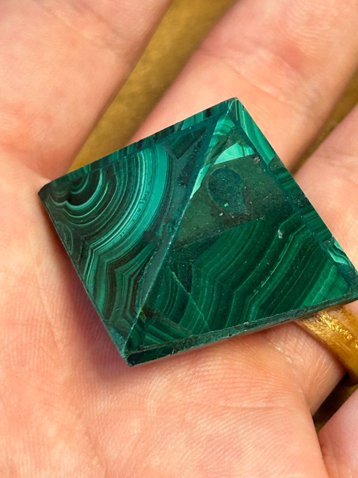 Pyramide en Malachite Authentique - Objet Spirituel pour la Maison ou le Bureau - photo numéro 2