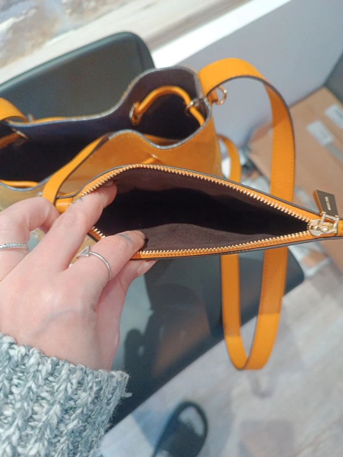 Sac bourse cuir et daim jaune MK - photo numéro 11