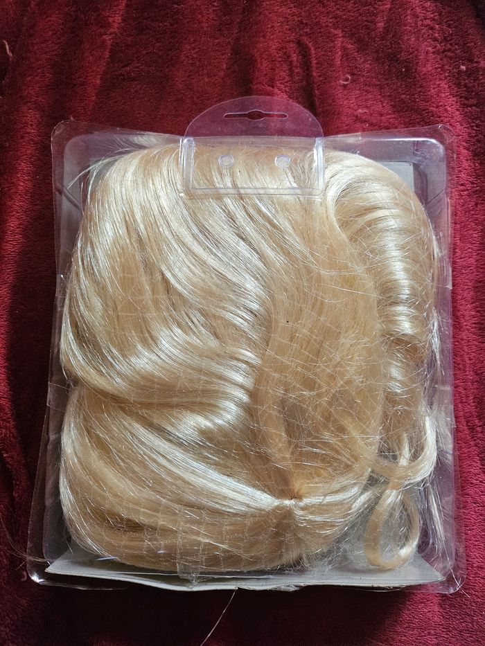 Perruque femme - photo numéro 2