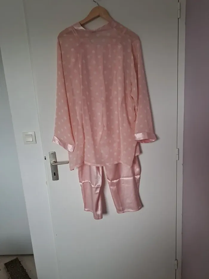 Magnifique pyjama - photo numéro 2