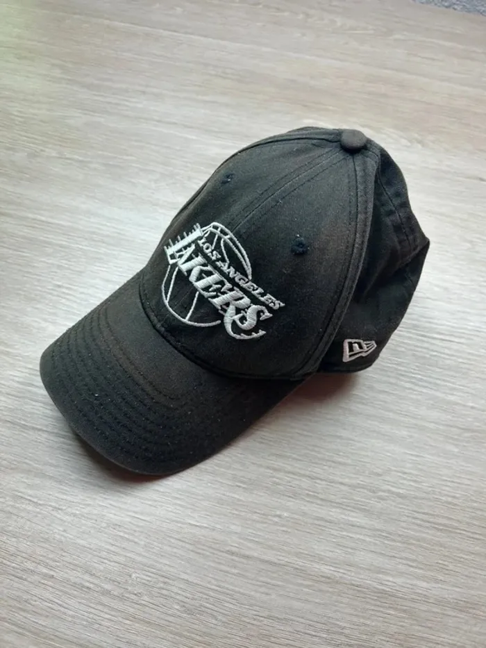 Casquette Vintage New Era 9FORTY Los Angeles Lakers Noire Ajustable - photo numéro 3