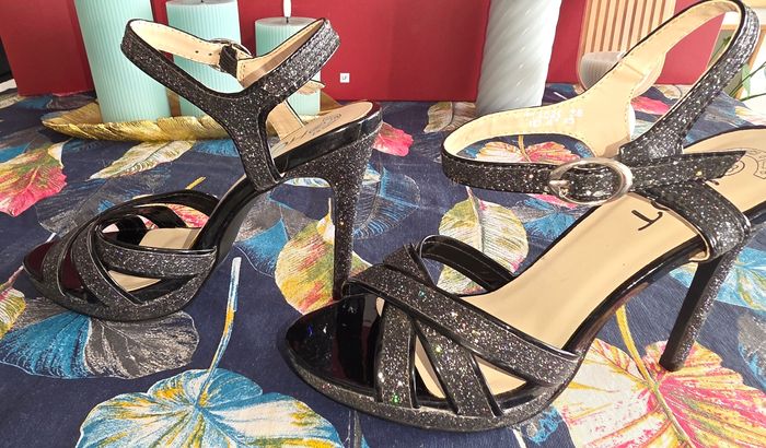 Talons ouvert a pailletes 38 - photo numéro 4