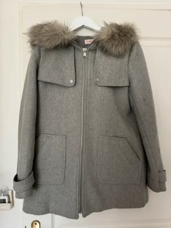 Manteau mi long hiver capuche fourrure gris
