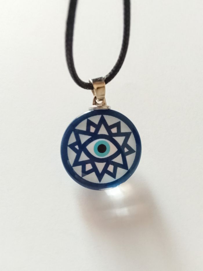 Collier corde de cire + pendentif celtique - photo numéro 1