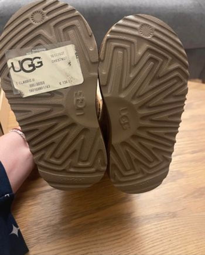 UGG neuves taille 22 - photo numéro 3