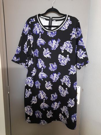 Robe imprimée violet et blanc 