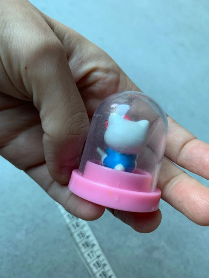 Jouet lot hello kitty cuisine et sous cloche kitty mange glace sucre pastèque - photo numéro 3