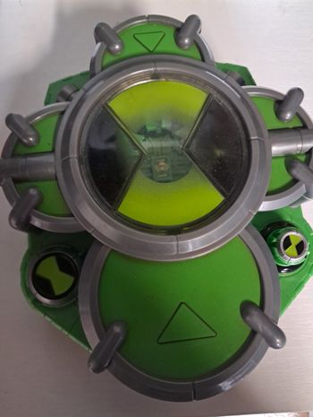 Ben 10 – Coffret Alien Creation Chamber + pièces aliens